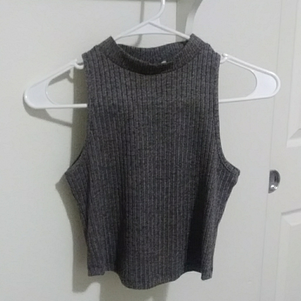 Grey cropped top
